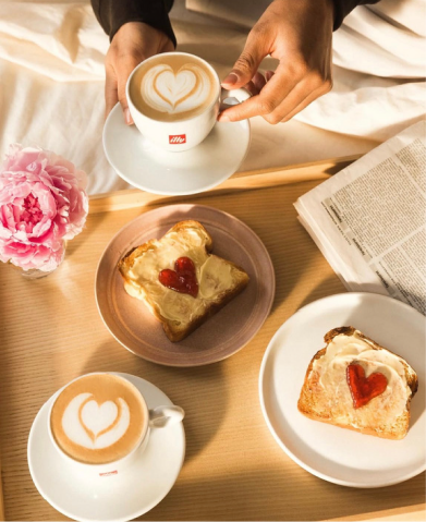 illy coffee, toast